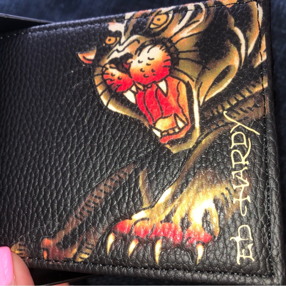 Ed Hardy Men’s Black Tiger Graphic  Wallet & valet / trinket tray